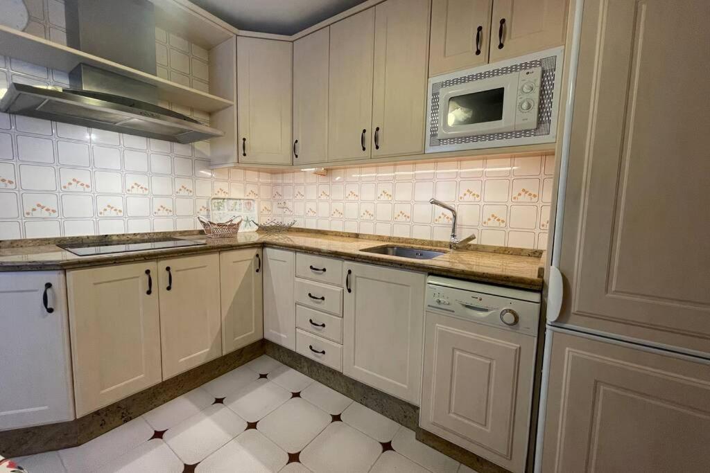 Gran Y Magnifico Apartamento En Málaga Exteriör bild