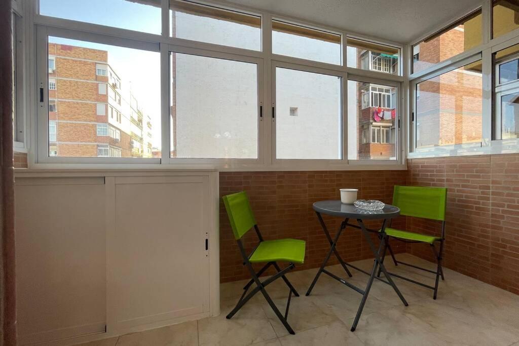 Gran Y Magnifico Apartamento En Málaga Exteriör bild