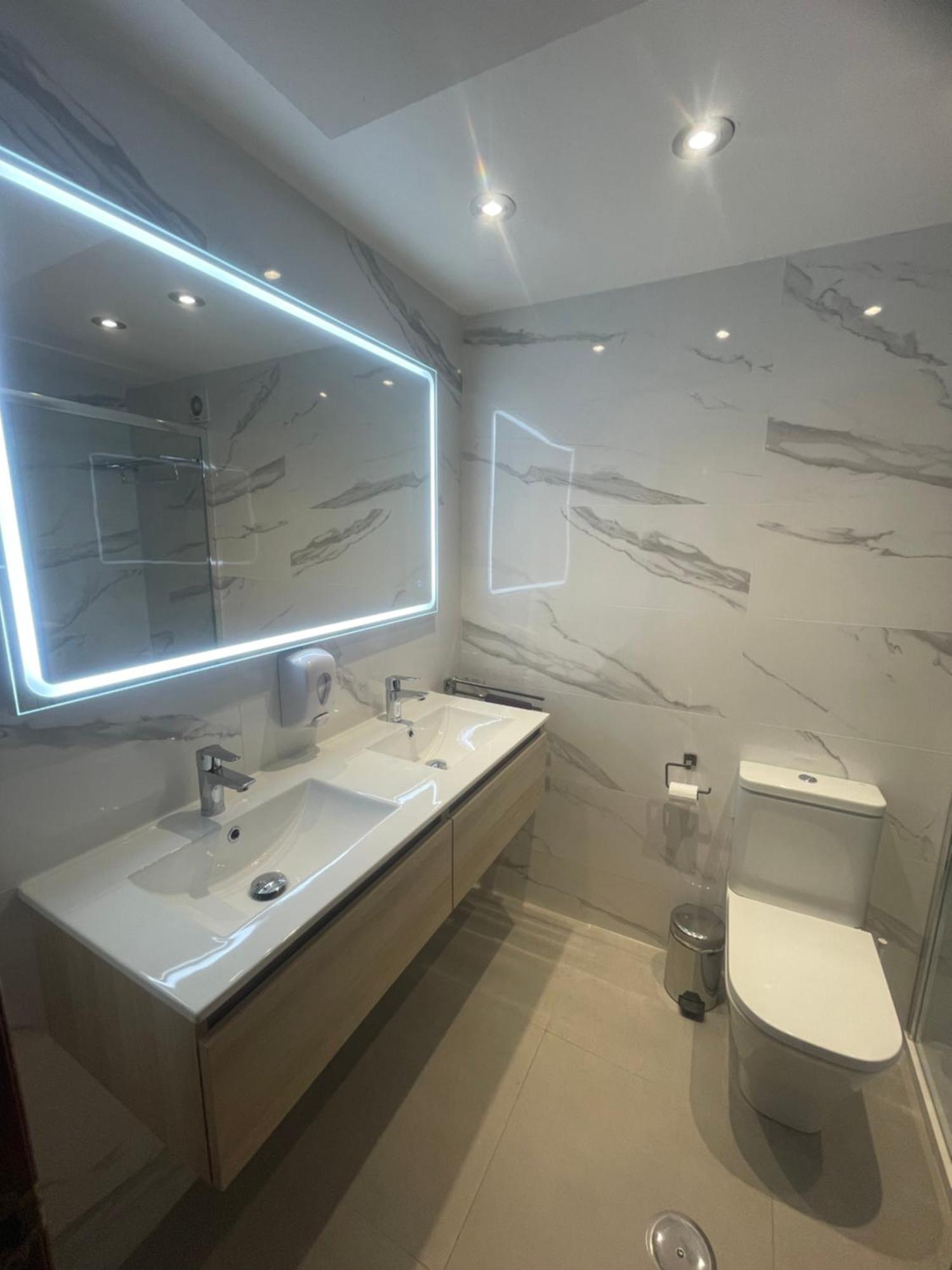 Gran Y Magnifico Apartamento En Málaga Exteriör bild